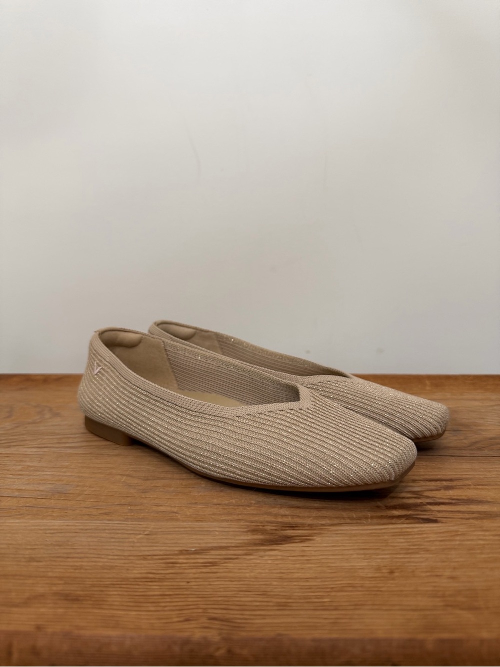 Vivaia Margot 2.0 Square-Toe V-Cut Flats Beige Gold Sparkle Shoes Women’s 37